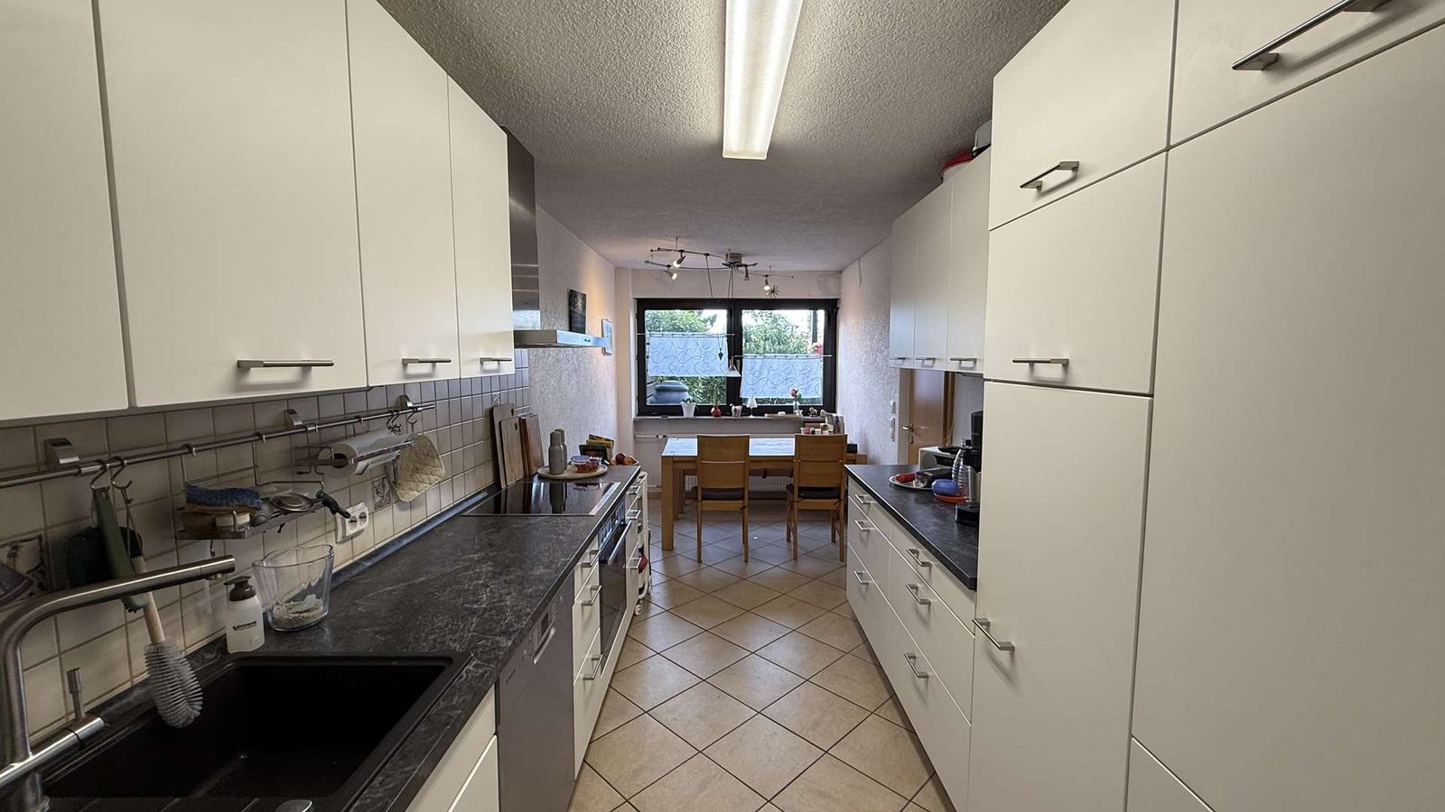 Wohnküche mit neuwertiger EBK