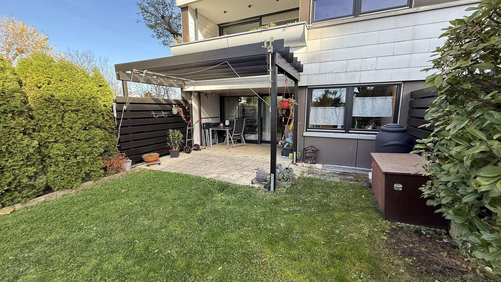 Gartenanteil u. große Terrasse