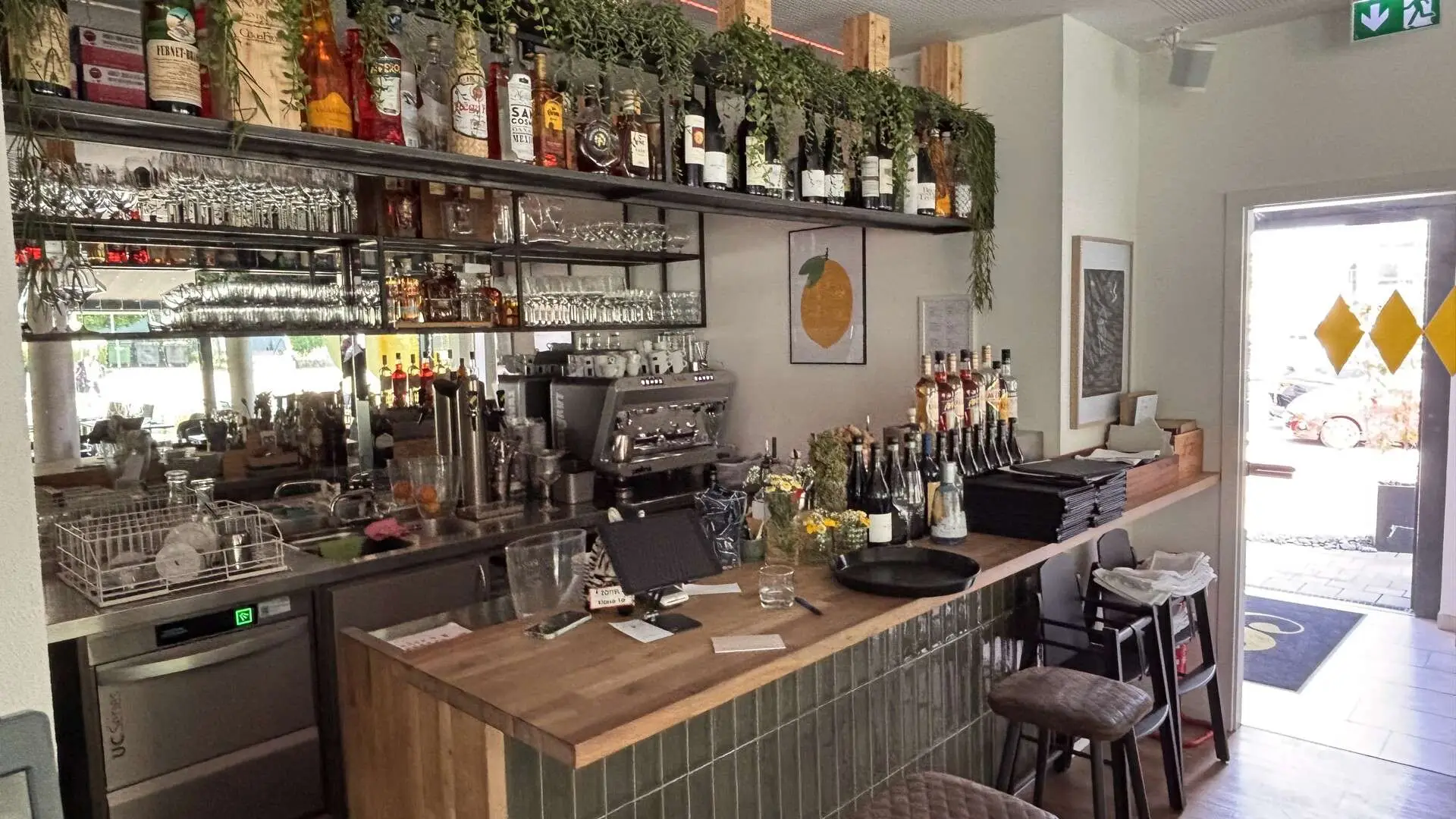 Bar