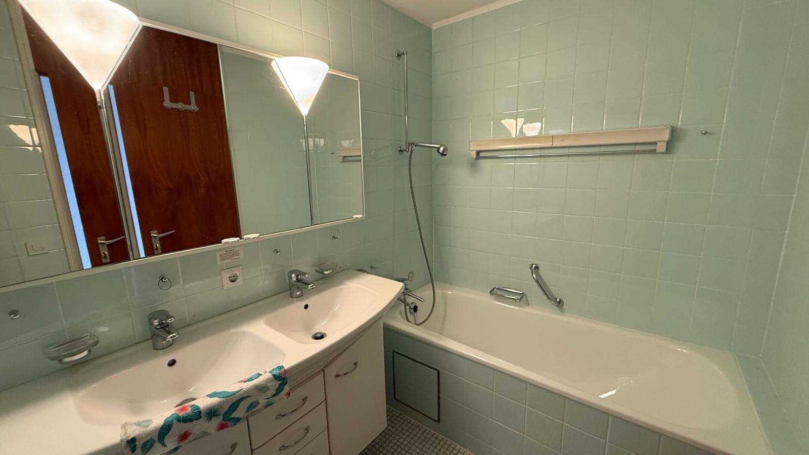 Badezimmer mit Wanne