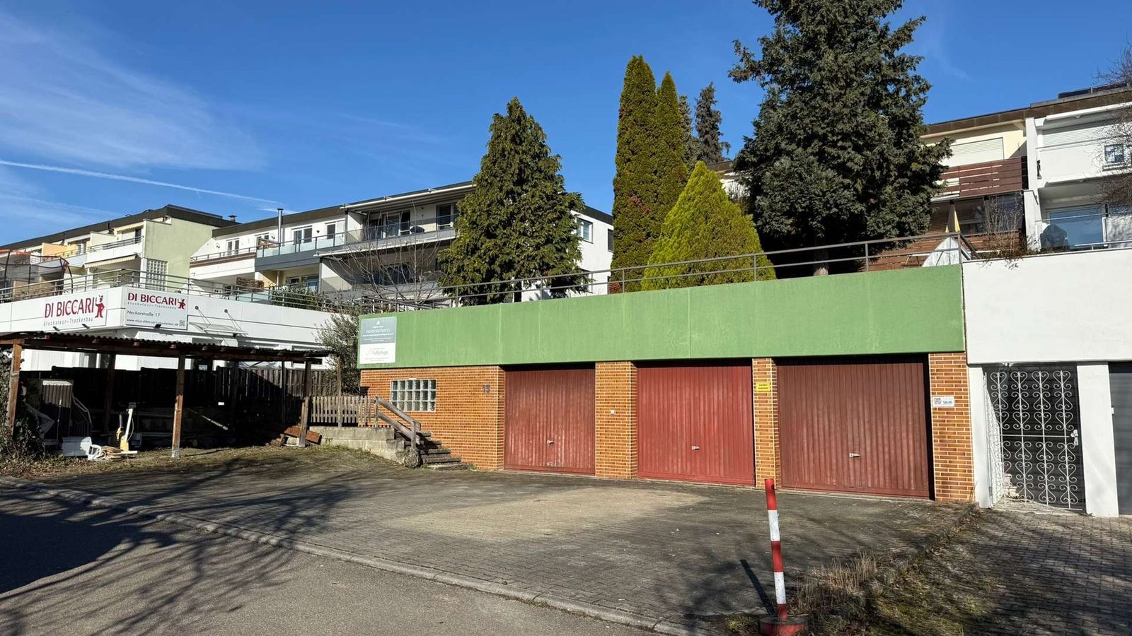 Garagen mit Hoffläche