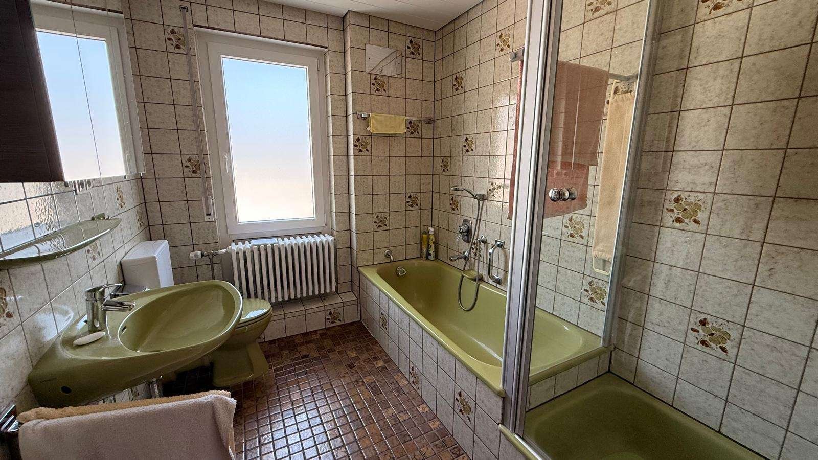 Badezimmer mit Tageslicht