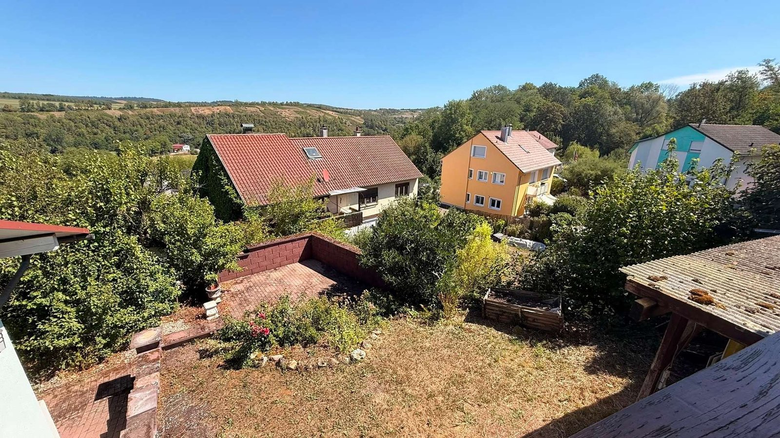 Aussicht vom Balkon mit Blick auf den Freisitz