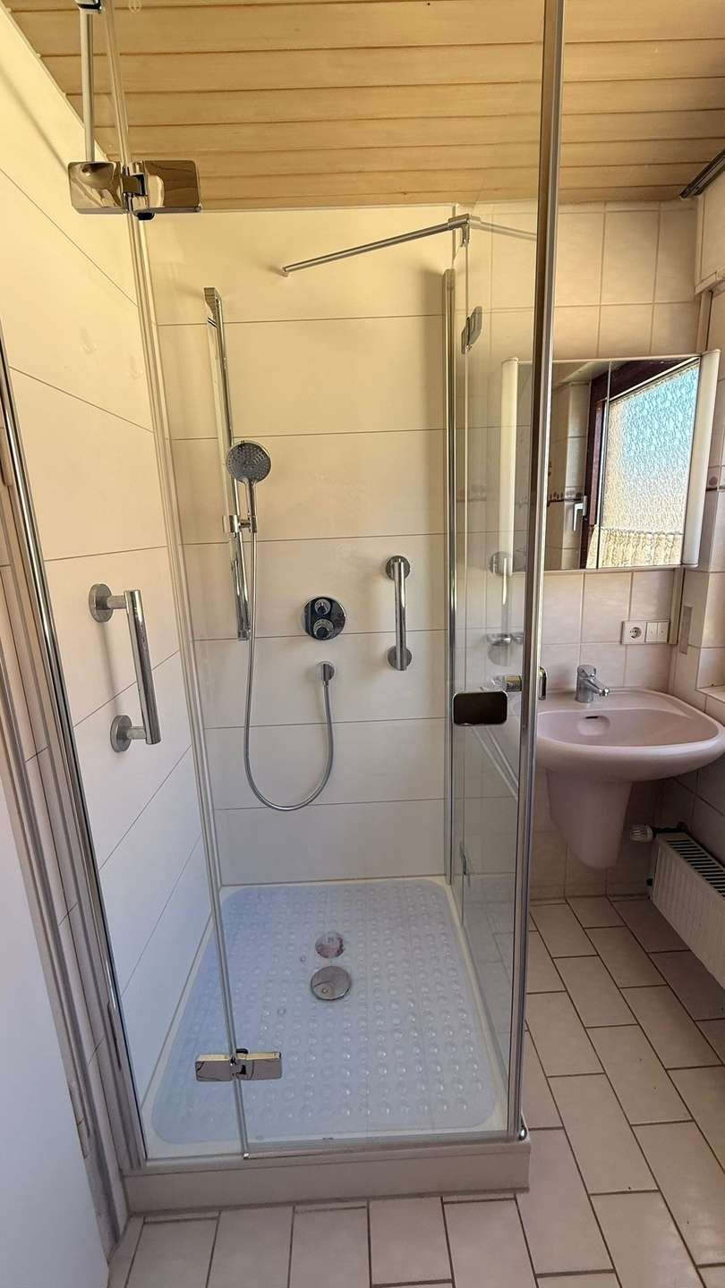 Badezimmer im DG
