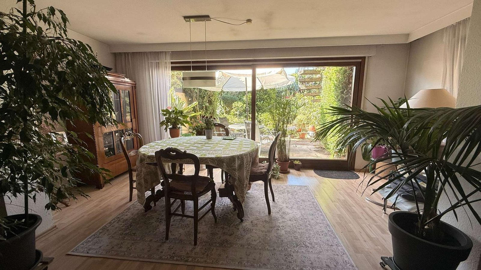 Wohn- Essbereich mit Blick in den Garten Whg. EG