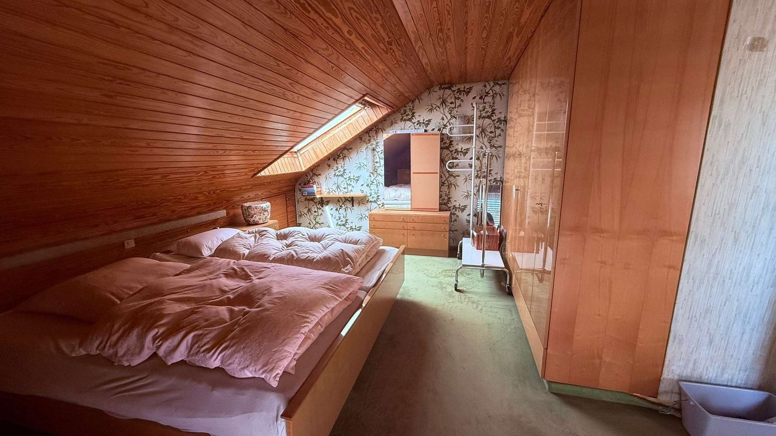 Schlafzimmer im DG